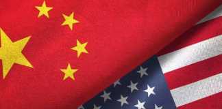 USA SCHLÄGT China AN