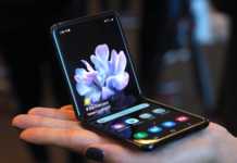 Samsung GALAXY Z Flip: Clientii UIMITI de Reclamele din Telefon Samsung GALAXY Z Flip reclame