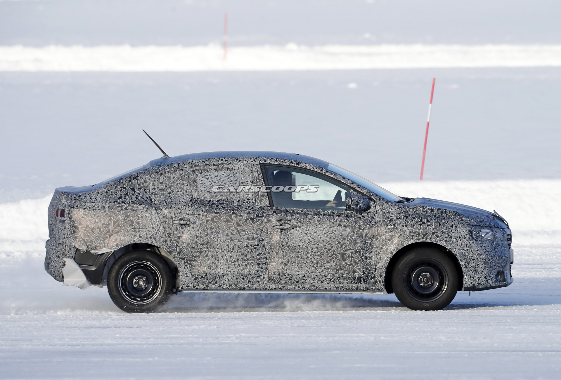 DACIA Logan spionata masina