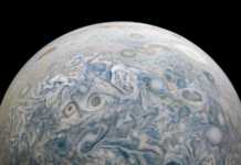 Planeta Jupiter supravegheata