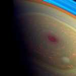 Planeta Saturn gravitational unde