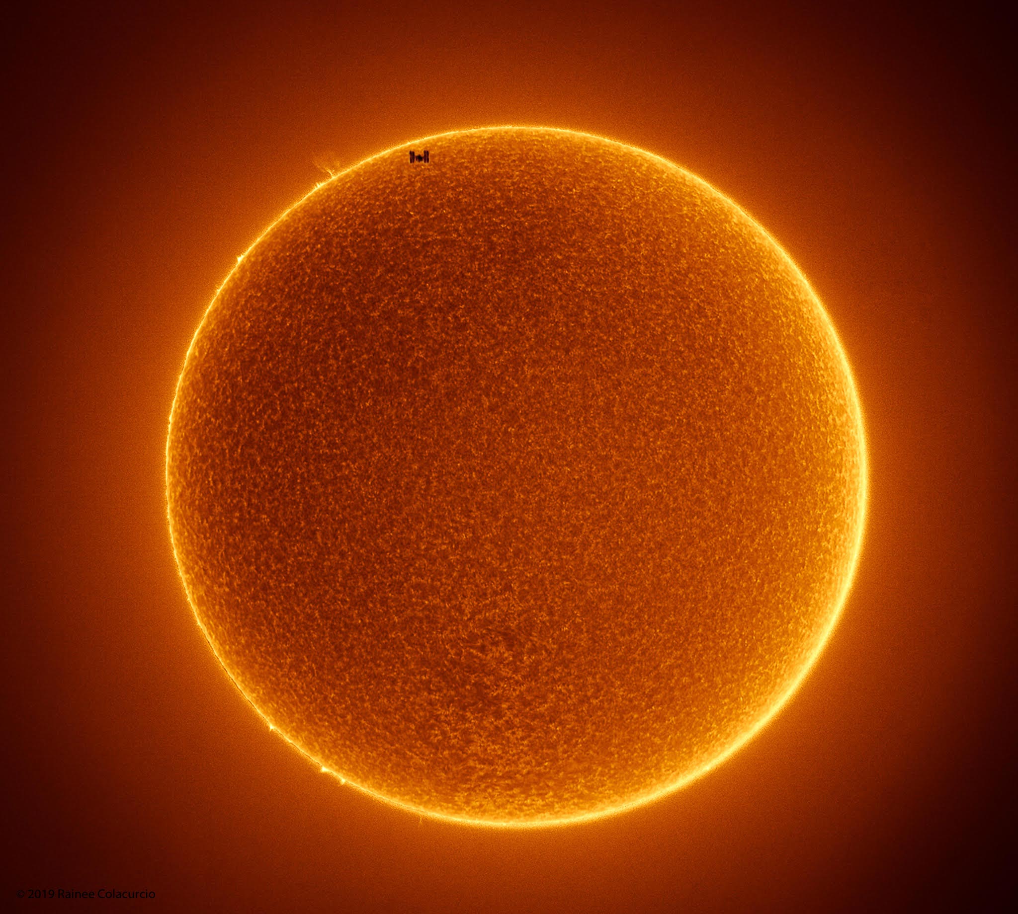 La Stazione Spaziale Internazionale del Sole