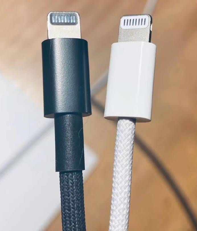 iPhone 12 TOON USB-C-kabels Telefoons geborduurd