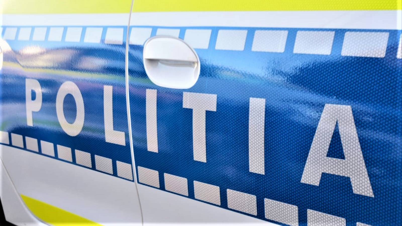 Den rumänska polisen kastade bort masken