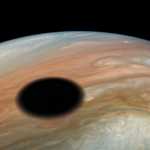 Planeten Jupiter förmörkar dramatiskt
