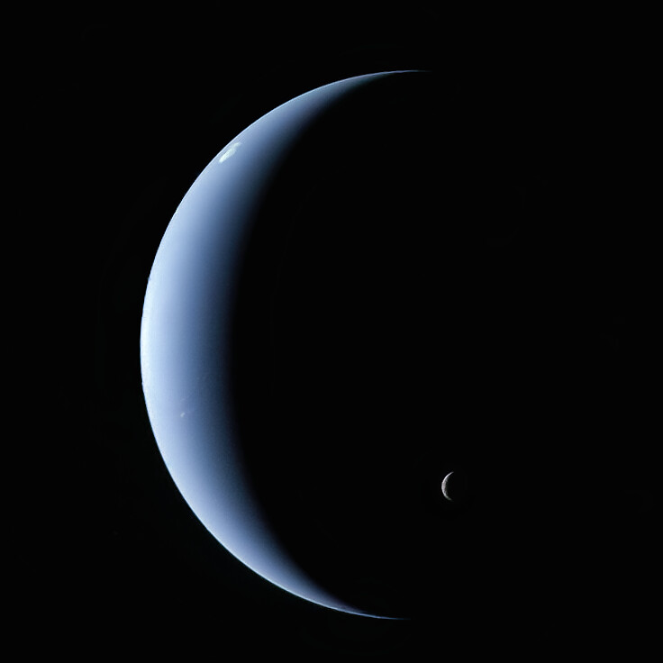 Planeta Neptun companion Triton