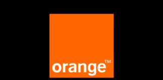 Orange spelar