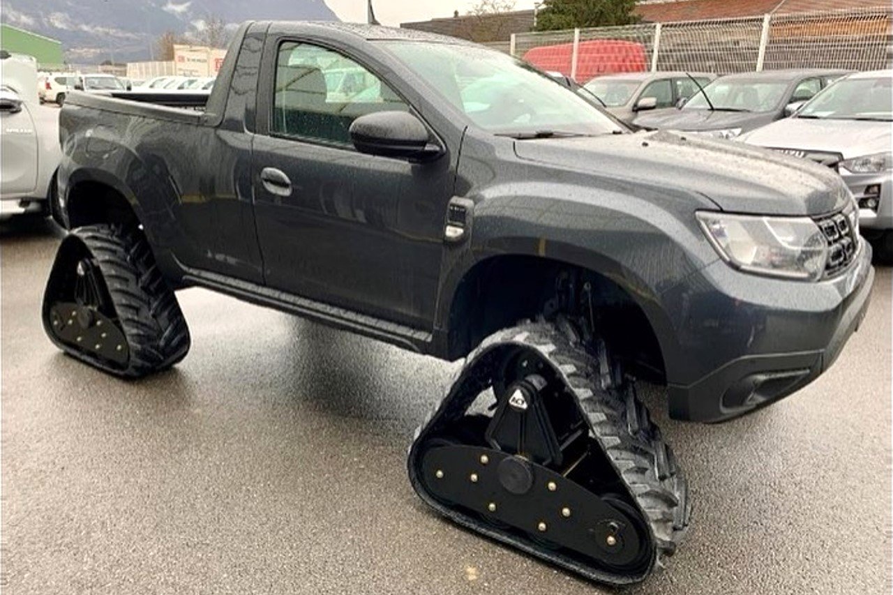 Gemodificeerde DACIA Duster-tracks