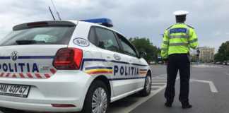 De Roemeense politie waarschuwt het verkeer