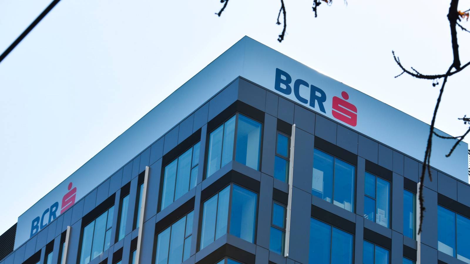 BCR Romania inconstant