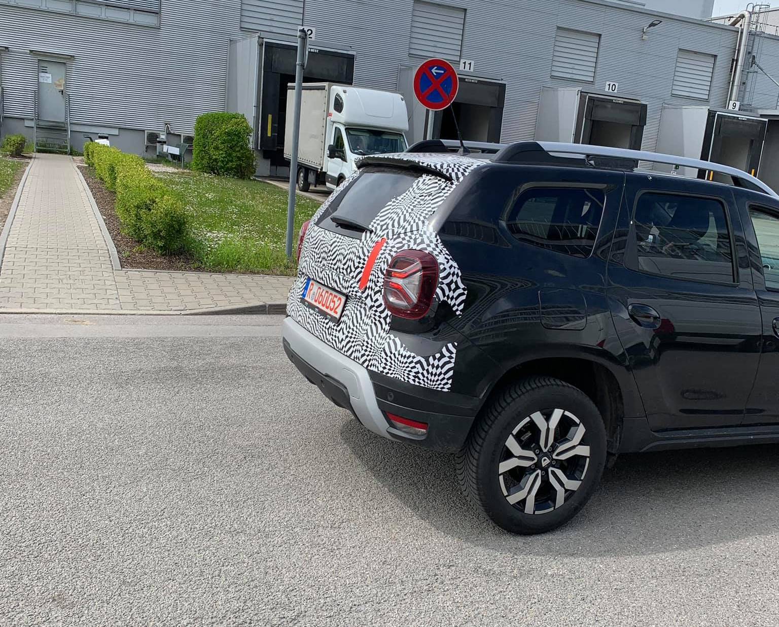 Klarheit am Heck des DACIA Duster 2021