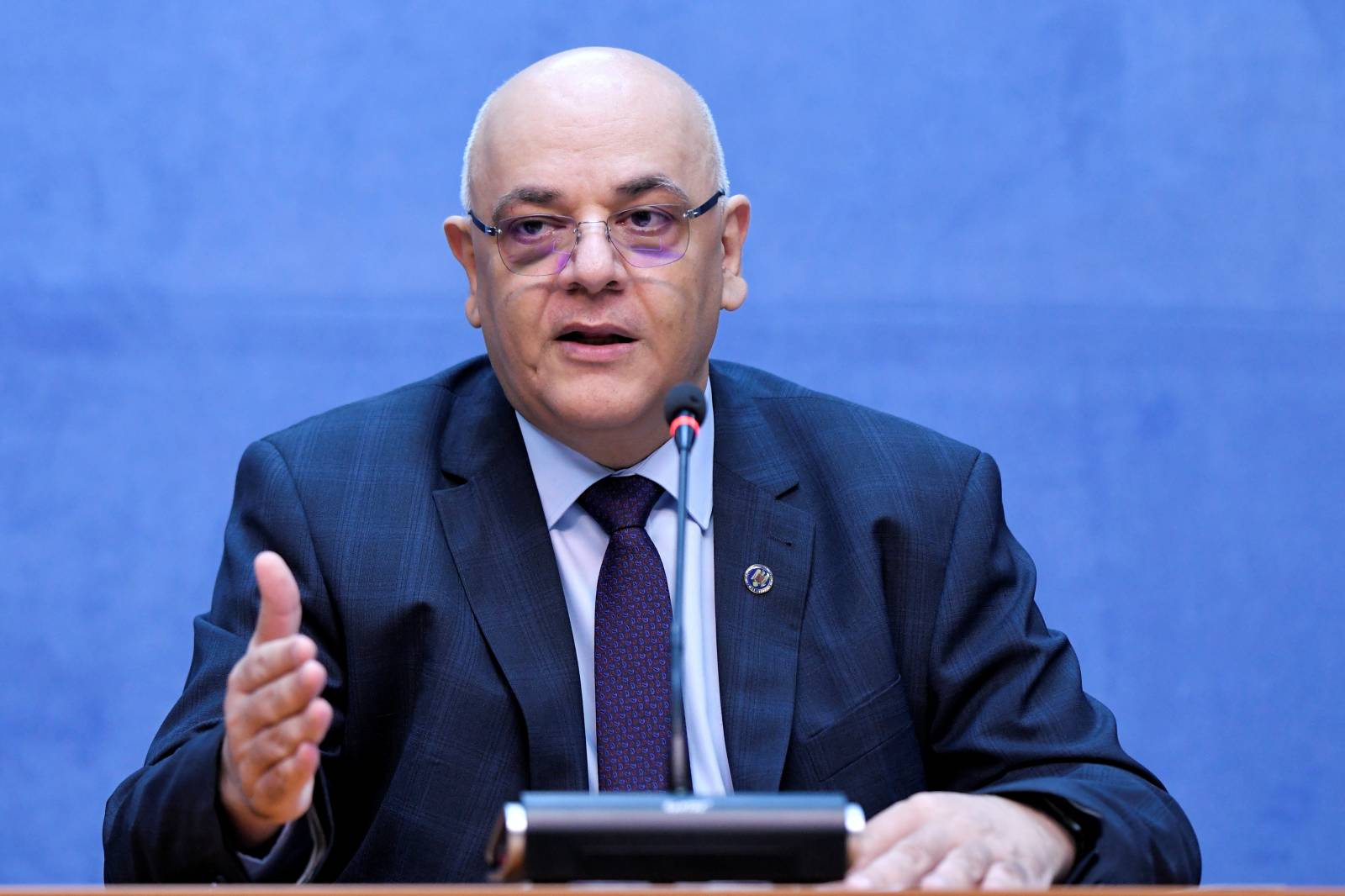 Raed Arafat, Romania avoids the closure of sectors of the economy