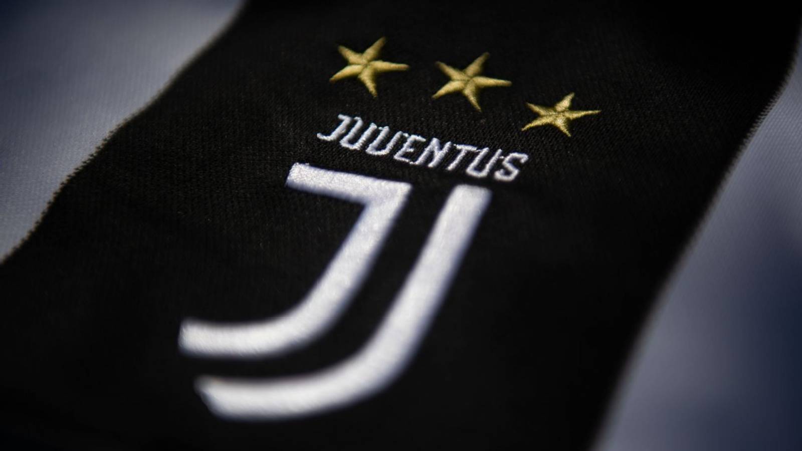 Juventus KRIS Problemen möter det turinesiska laget