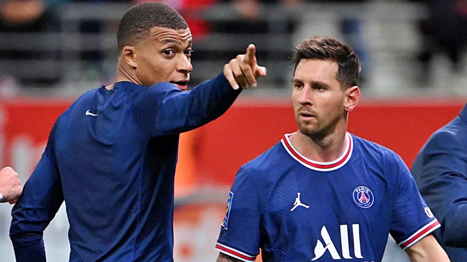 TWARDY Strzał Lionela Messiego przygotowany przez PSG wraz z Kylianem Mbappe