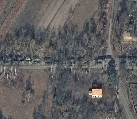 PHOTO Convoi militaire russe sur 5 kilomètres de route à Kiev
