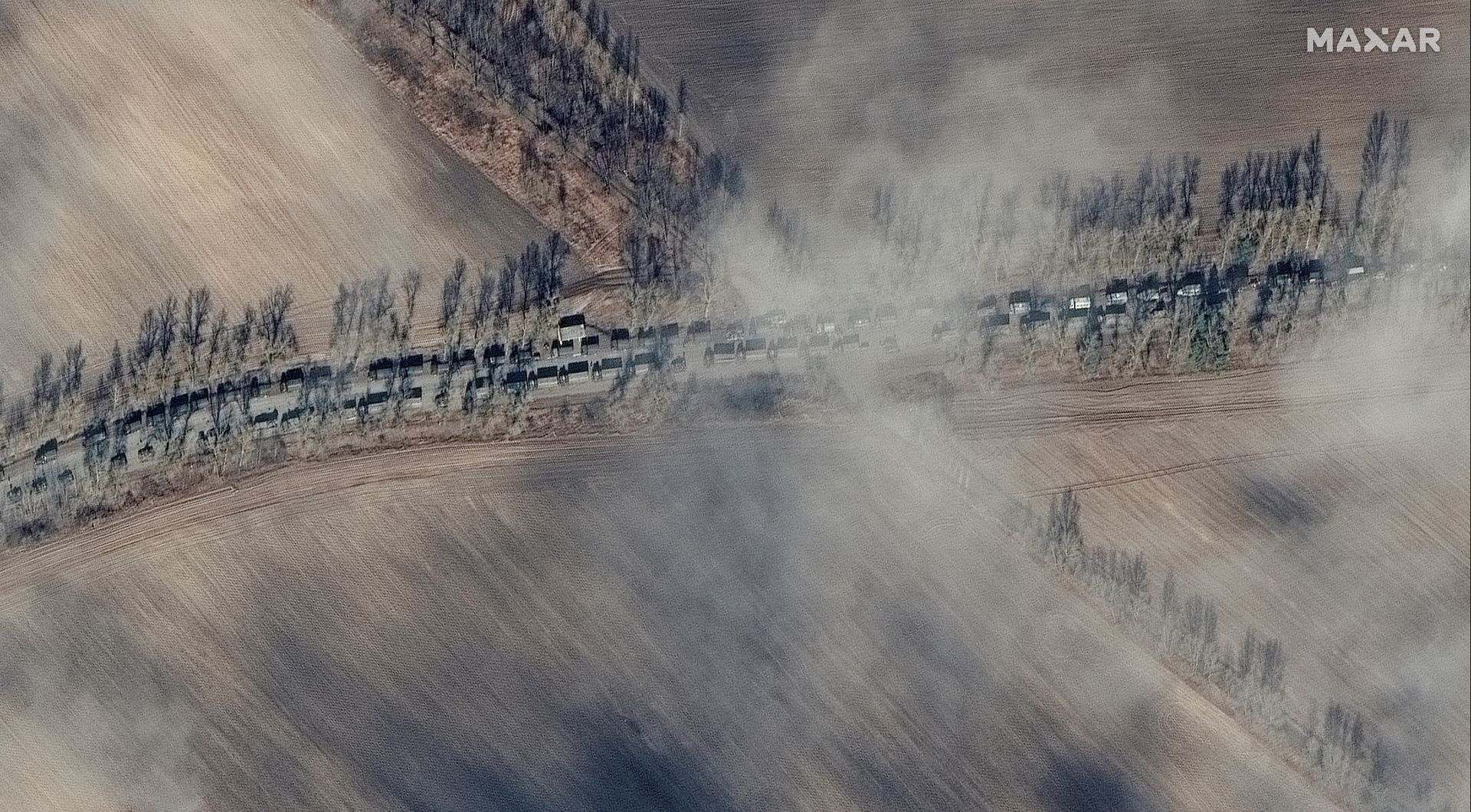 FOTO Russian Military Convoy 5 Kilometer Road Kiev tanks