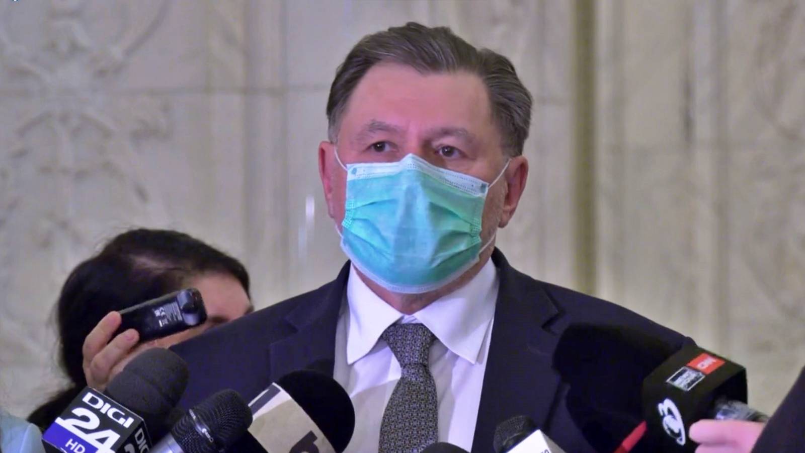 Le ministre de la Santé avertit les Roumains de la suppression des restrictions