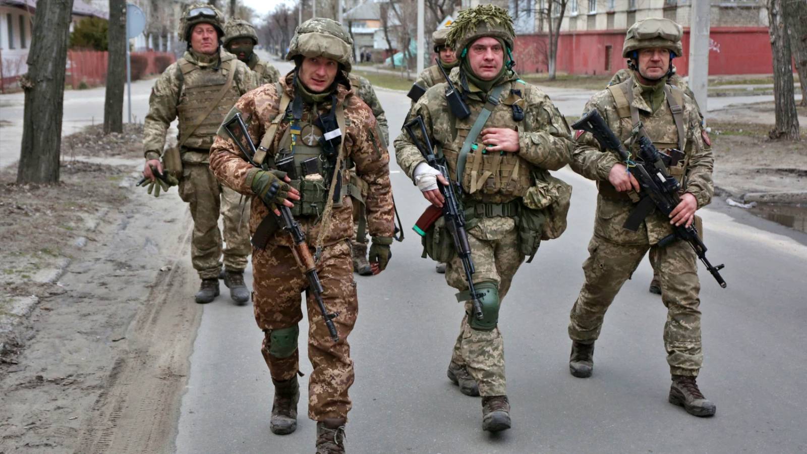 Ukraine 40.000 soldater og den nye militære teknik vil støtte den russiske invasion