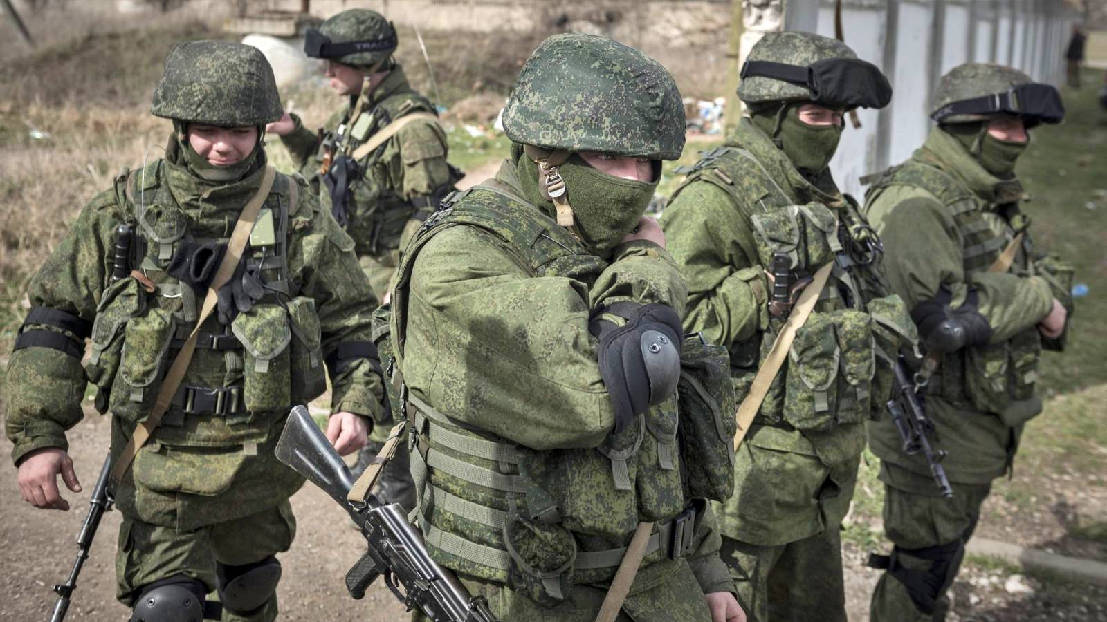 VIDEO Lipsa de Mancare ii Face pe Soldatii Rusi sa Jefuiasca Magazinele Ucrainiene