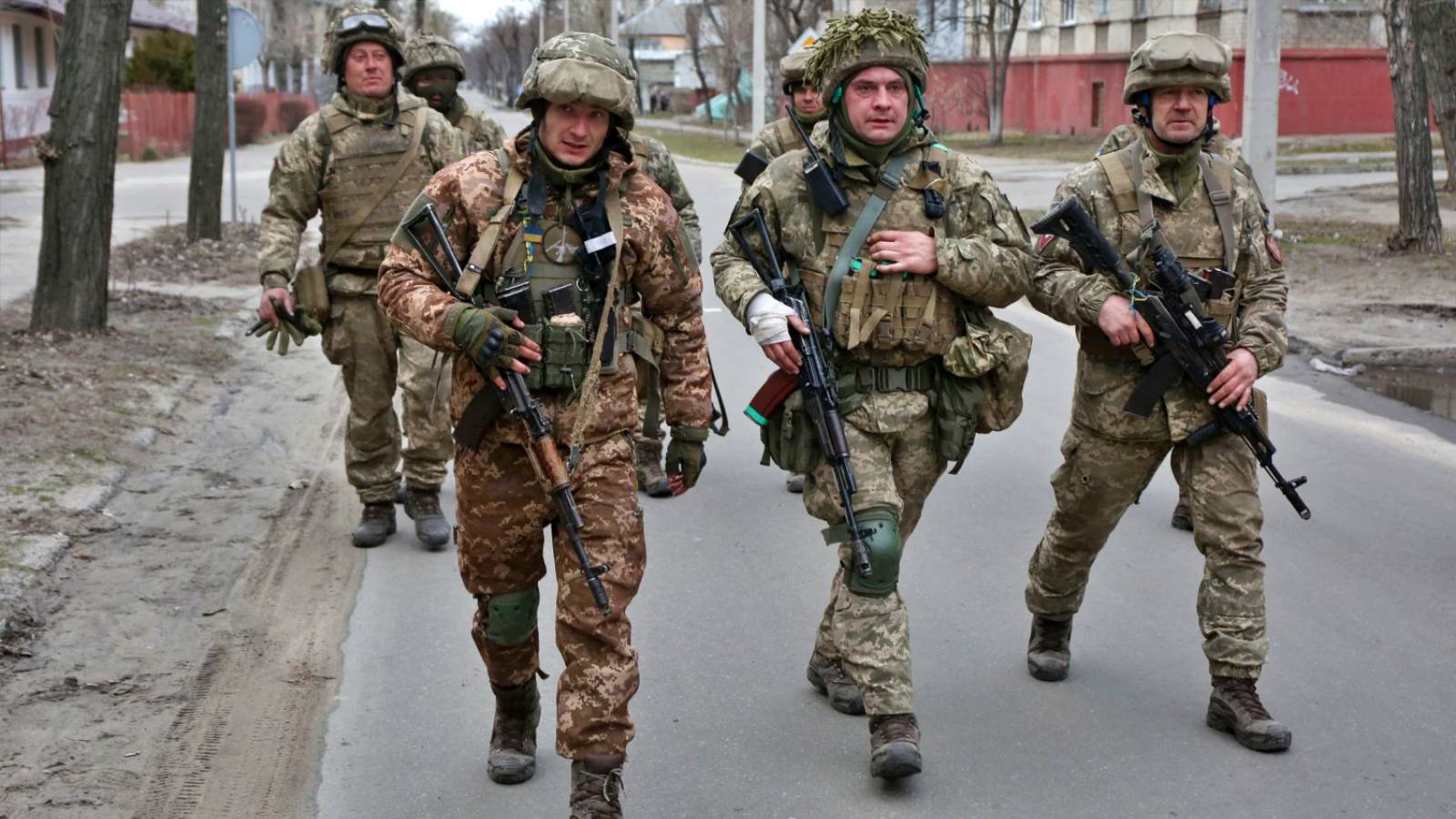 VIDEO Inwoners van Berdyansk geslagen door Russische strijdkrachten tijdens een protest