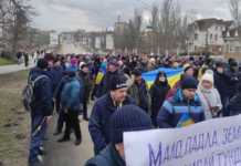 VIDEO: Mii de Oameni Protesteaza in Melitopol dupa Rapirea Primarului VIDEO Mii Oameni Protesteaza Melitopol Rapirea Primarului