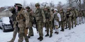 VIDEO Amerikanische Soldaten kämpfen für die Befreiung von Städten in der Nähe von Kiew