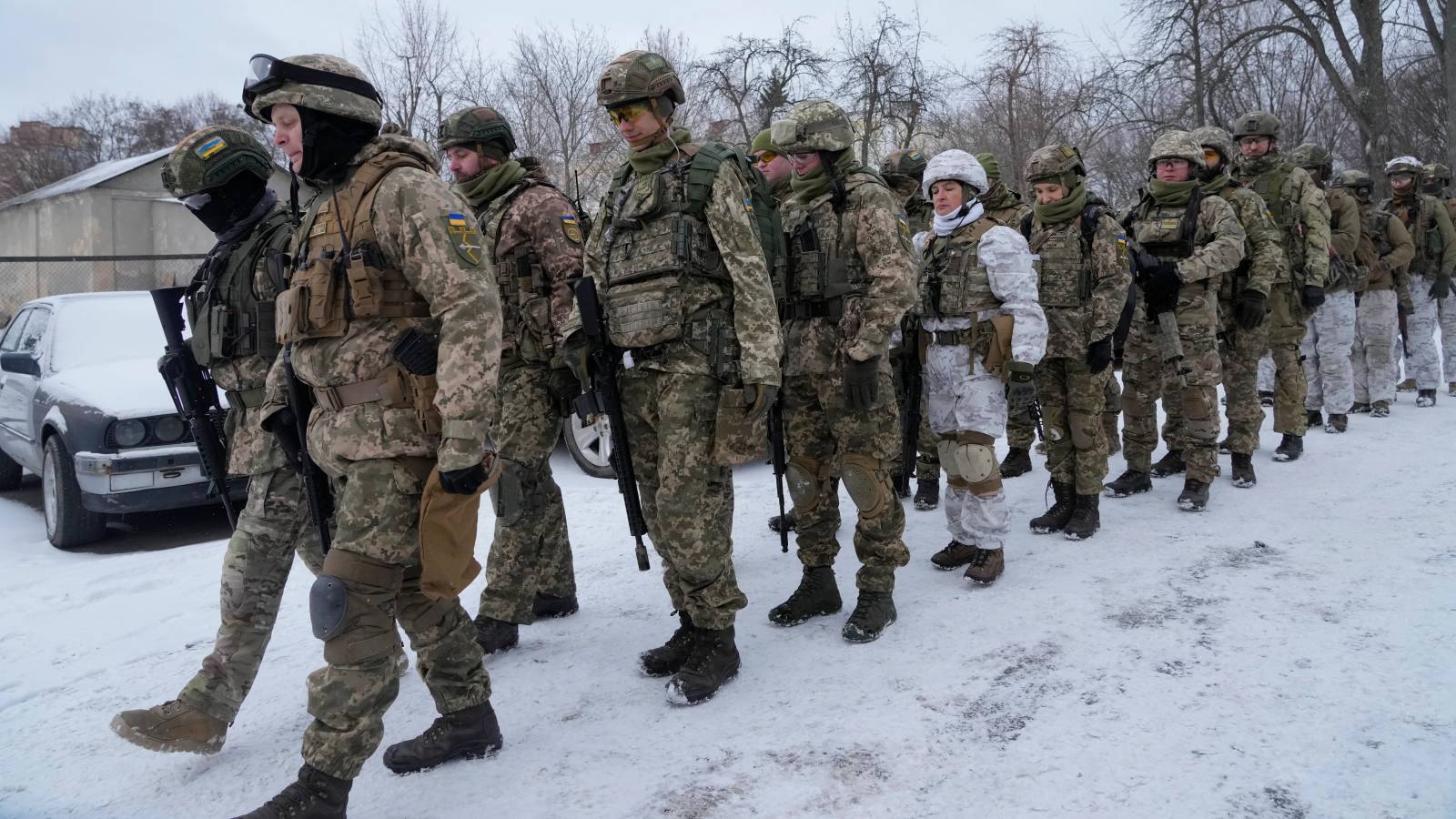 VIDEO American soldiers fight to liberate towns near Kiev