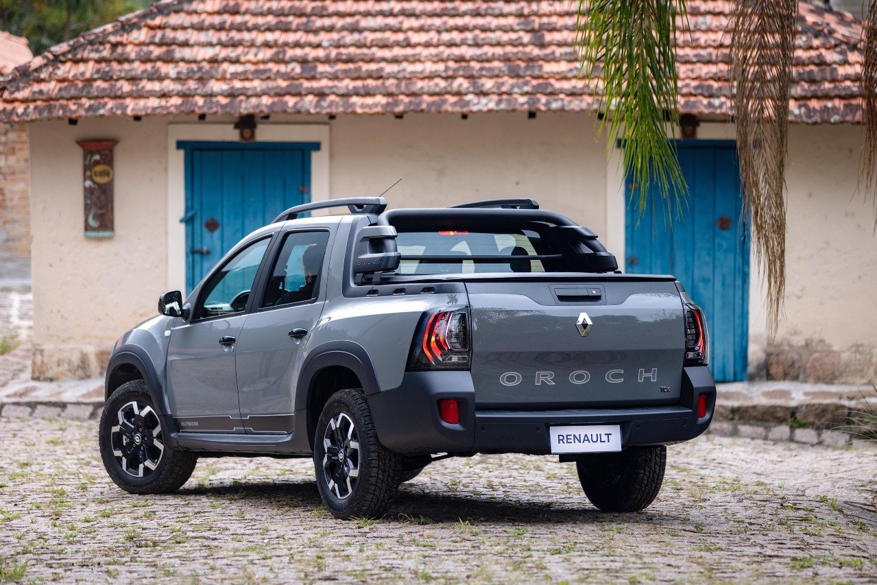 DACIA Duster Versiune Noua Modelului SPECIAL SUV Lansata spate