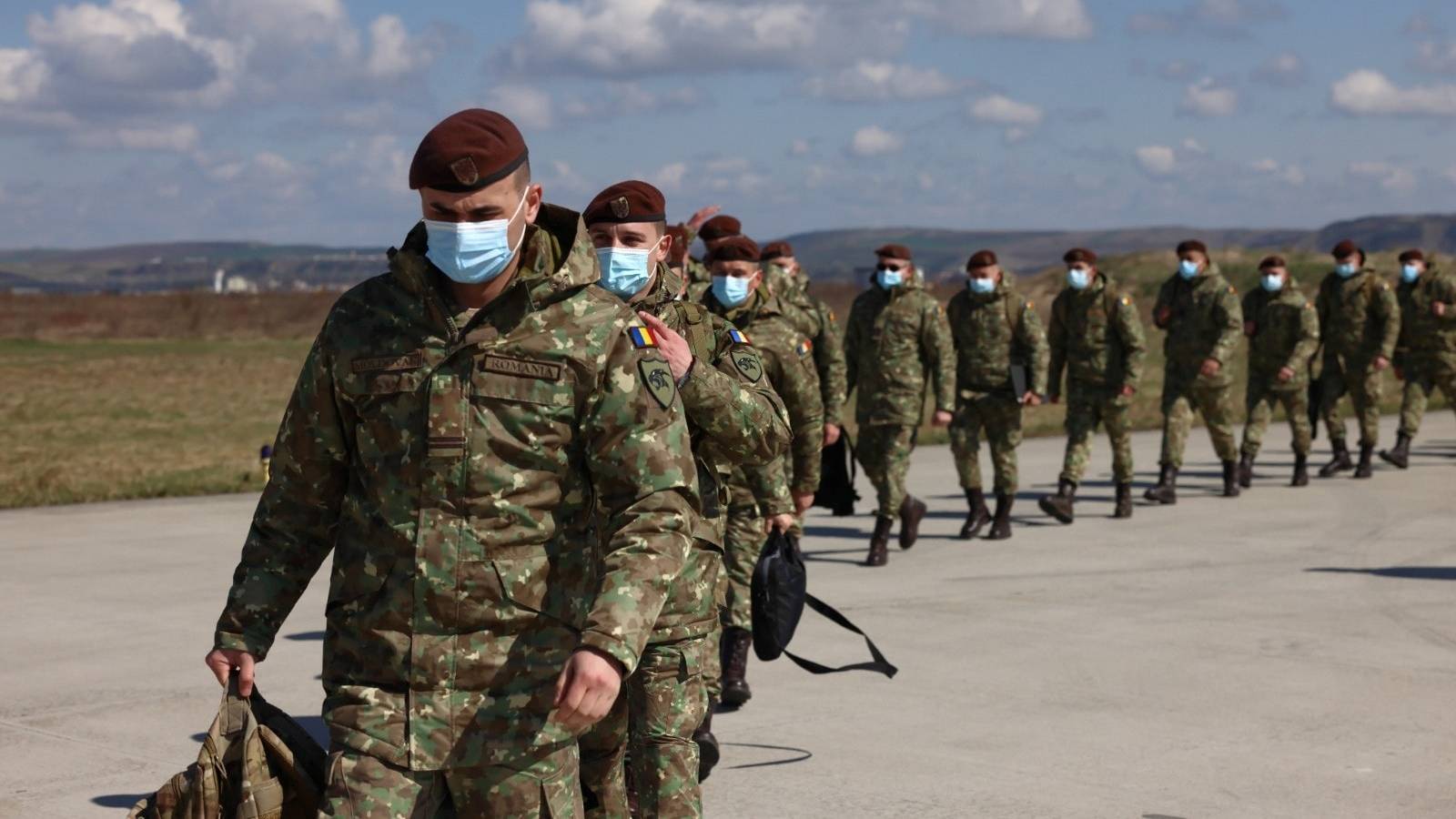 Noi Soldati Armatei Romane Trimis Polonia Parte NATO
