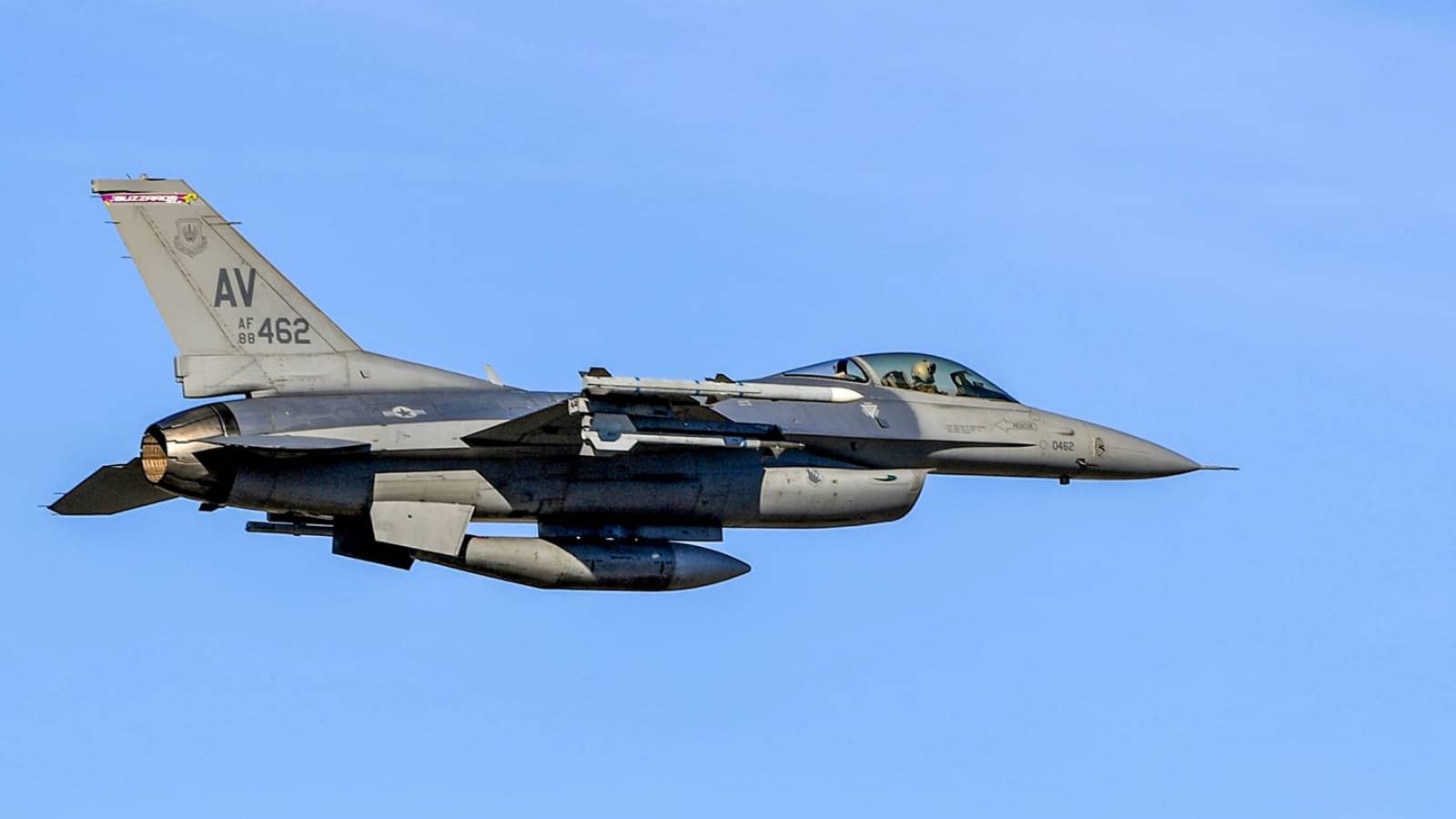 New US F-16 Fighting Falcon Airplanes Arrive in Romania