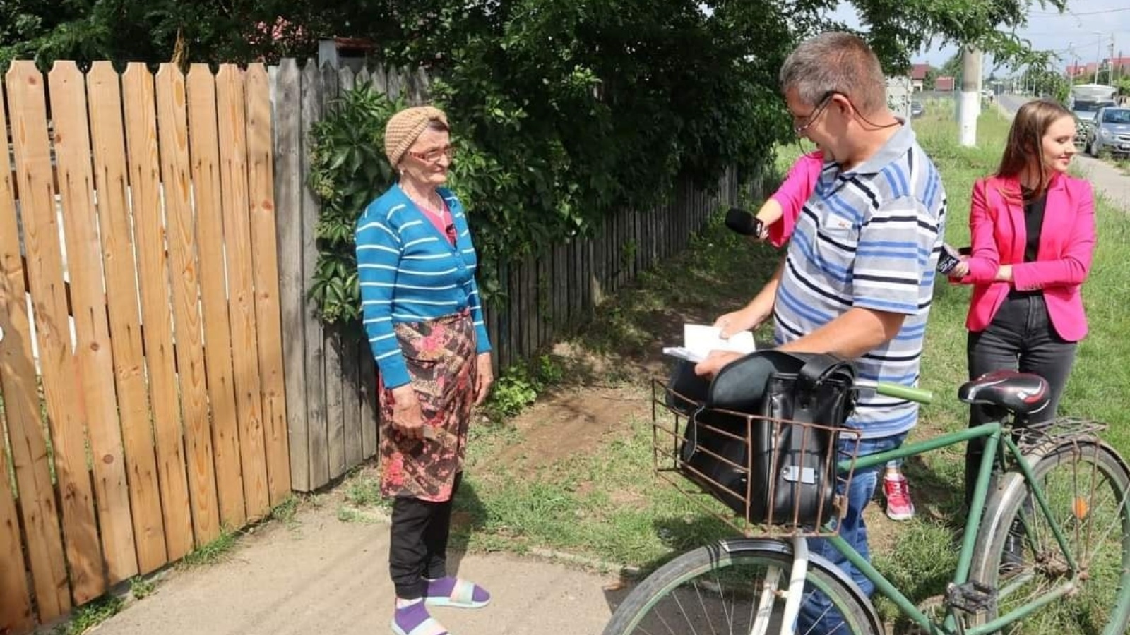 Distribution des premières cartes du programme de soutien à la Roumanie