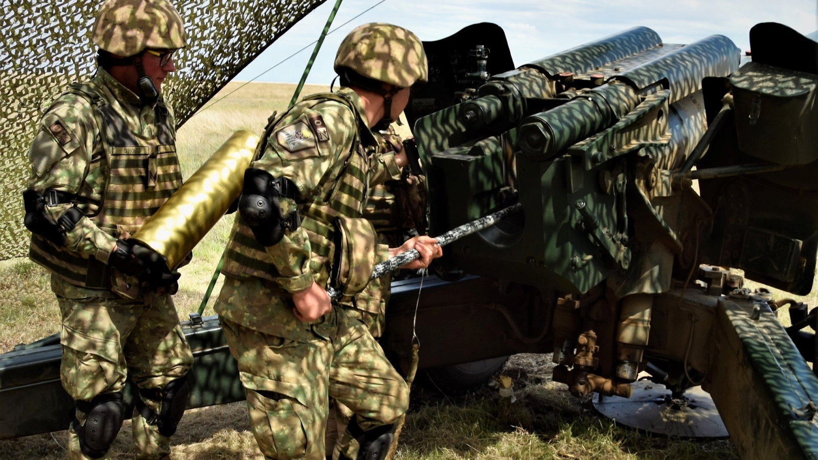 Soldatii Armatei Romane s-au Antrenat cu Militarii Republicii Moldova
