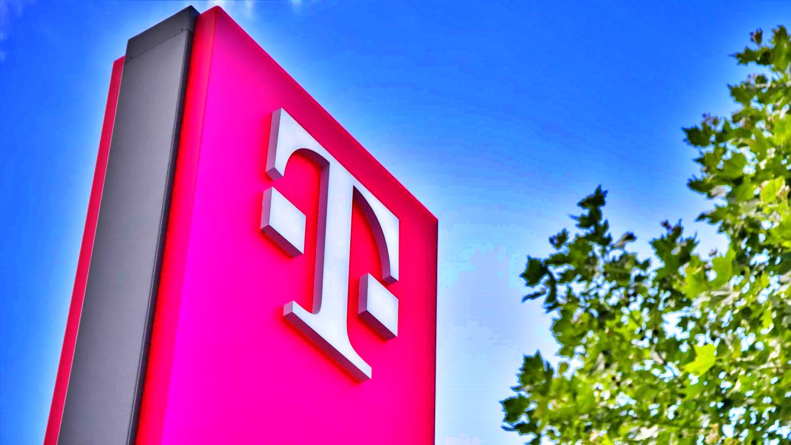 Telekom Romania och Deutsche Telekom stödjer generation Zs volontärarbete