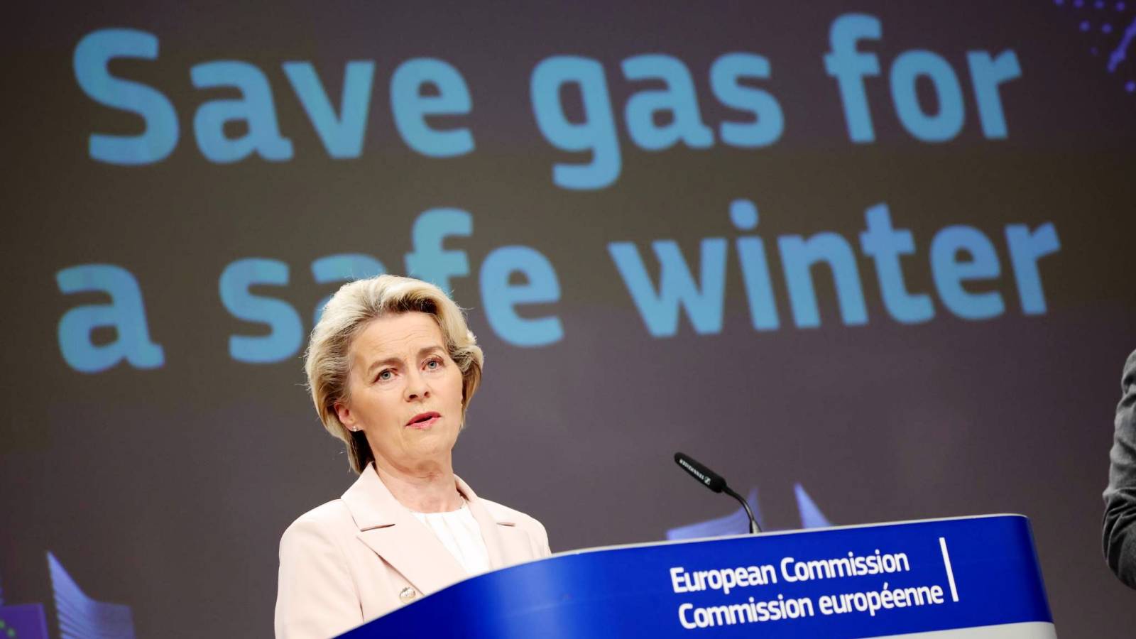 Ursula von der Leyen chiede risparmio sul gas Accusa la Russia di ricatto