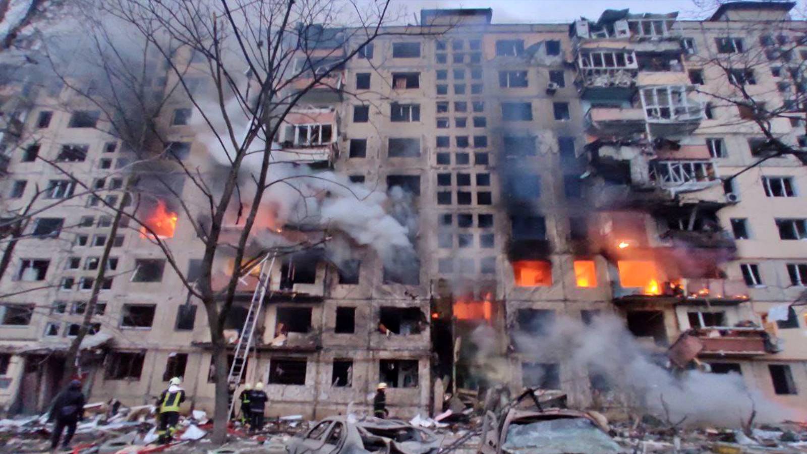 VIDEO Dramatische Bilder Zerstörung von Wohngebieten durch Bombenanschläge in der Ukraine