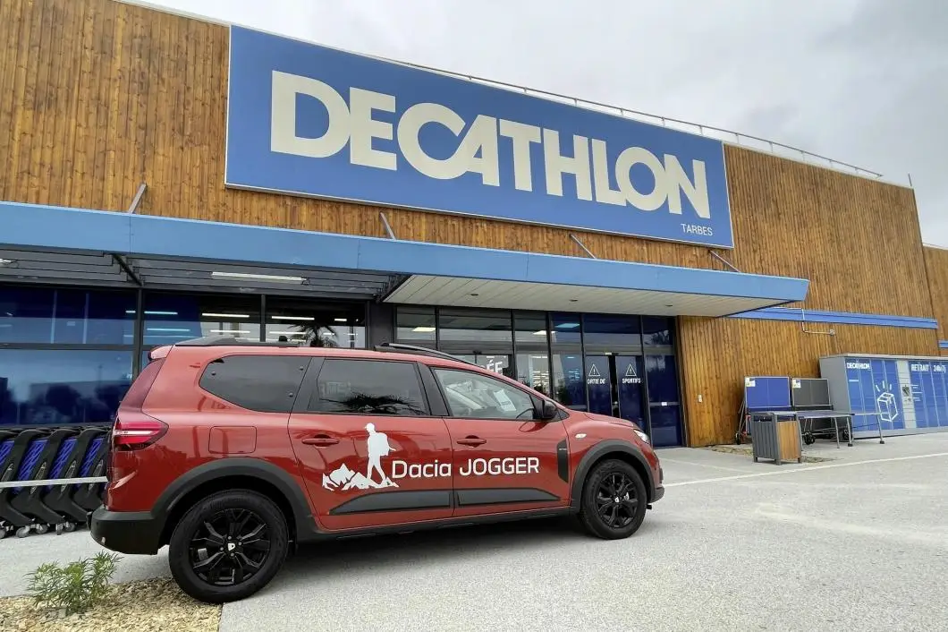 Nowy samochód DACIA WAŻNE Zaskakujące partnerstwo Odsłonięty jogger decathlon