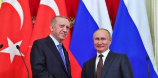 Erdogan et Poutine discutent à Sotchi de la guerre en Ukraine