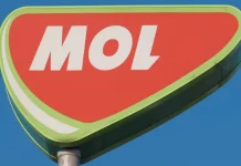 MOL VIKTIGT meddelande rumäner möter bensinstationer