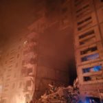 FOTO Rusia a Bombardat un Bloc de Locuinte si a Ucis 17 Persoane distrus