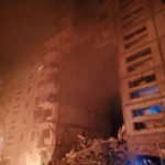FOTO Rusia a Bombardat un Bloc de Locuinte si a Ucis 17 Persoane distrus