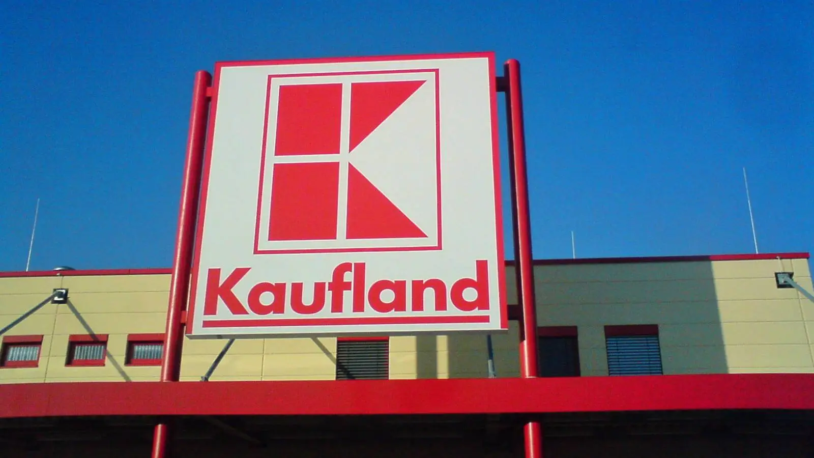 IMPORTANTE L'annuncio di Kaufland è rivolto a tutti i negozi dei clienti