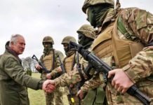 Regele Charles a Vizitat Soldatii Ucrainieni care se Antreneaza in Marea Britanie