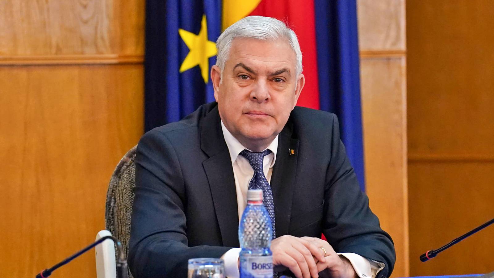 De minister van Defensie kondigt een reeks BELANGRIJKE verzoeken aan Roemeens leger NAVO-VS