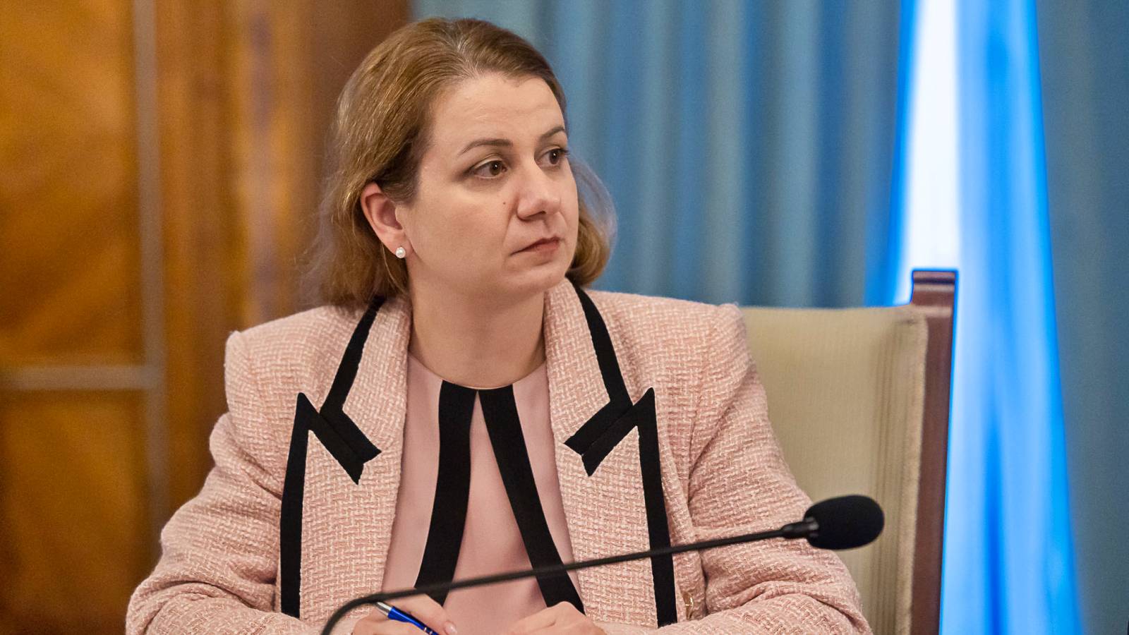 De minister van Onderwijs keurt officieel BELANGRIJKE veranderingen aan Roemeense scholen goed