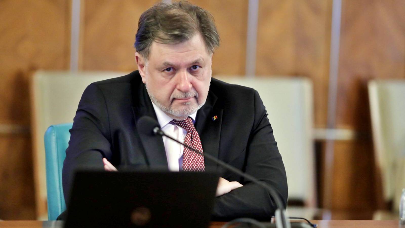 El Ministro de Sanidad presenta oficialmente las importantes medidas adoptadas por MILLONES de rumanos
