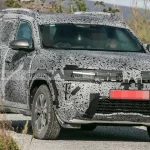 DACIA Duster 3 Noi Imagini SPION Modelul Hibrid SUV Romanesc fata