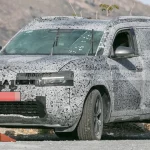 DACIA Duster 3 Noi Imagini SPION Modelul Hibrid SUV Romanesc lateral