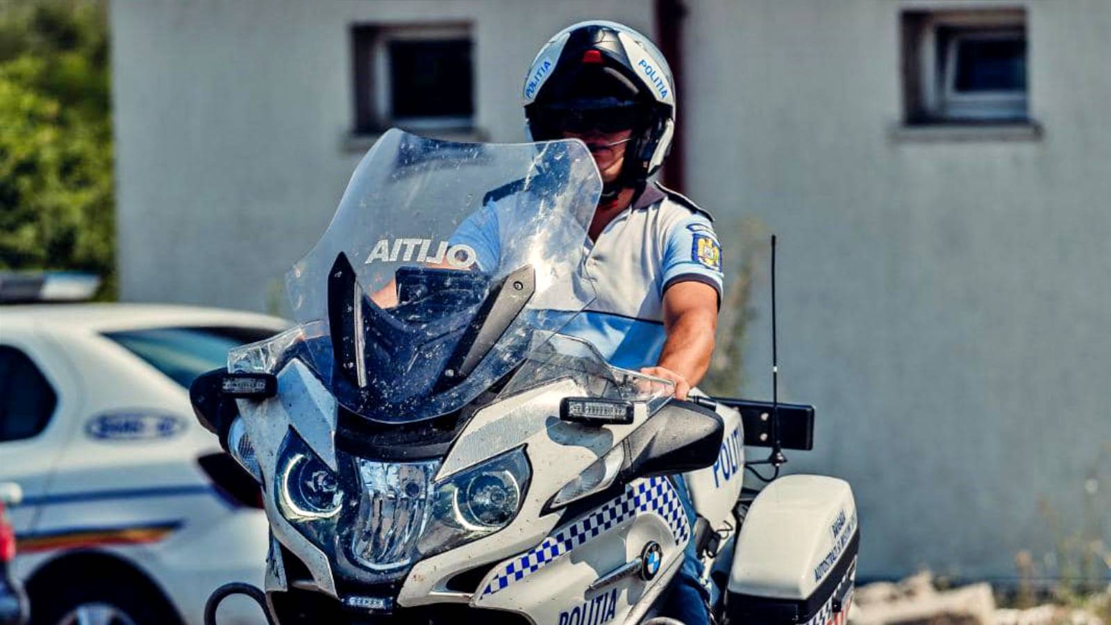 Politia Ce se Intampla Daca Circuli pe Autostrada pe Banda de Urgenta