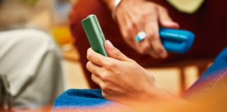 La Cluj noul IQOS ILUMA ONE face turul festivalurilor urbane de prima mână