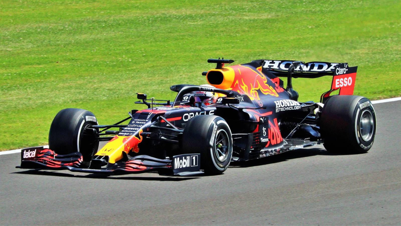 SCANDAL Formula 1 Mercedes Red Bull care este Marul Discordiei